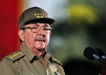 De cuando el compañero Raúl ironizó acerca del partido único comparando Cuba con EE.UU.