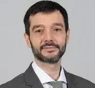 El ministro Bustinduy (Sumar) descubre el capitalismo y dice que hay empresas que dictan las reglas