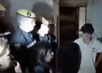 Observen a la ministra de Defensa abroncando a vecinos de Valencia afectados por la Dana