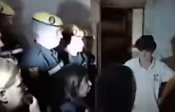 Observen a la ministra de Defensa abroncando a vecinos de Valencia afectados por la Dana