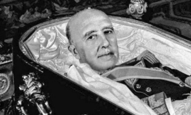 20 de noviembre, tal día como hoy de 1975 murió Franco dejando de herederos a los Borbones