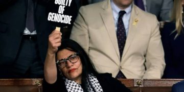 EE.UU. La diputada palestina-estadounidense que no apoyó a Kamala Harris arrasó en Michigan