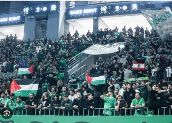 Con esta pancarta recibieron al Maccabi de Tel Aviv en el partido de baloncesto contra el Panathinaikos de Atenas
