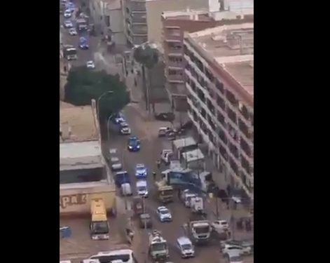 Observen la llegada del Borbón a Valencia. Tremendo