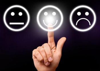 Nos hacemos eco de la visita del marido de Letizia a una tintorería a blanquearse, y de la vuelta del NO-DO