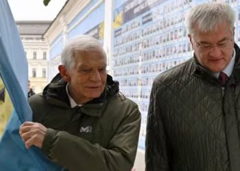 UE. El ínclito Borrell asegura en Ucrania que si EE.UU retira apoyos, Europa mandará más dinero