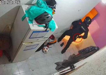 Policía al servicio del capital desenfundó su arma durante un desahucio en Barcelona