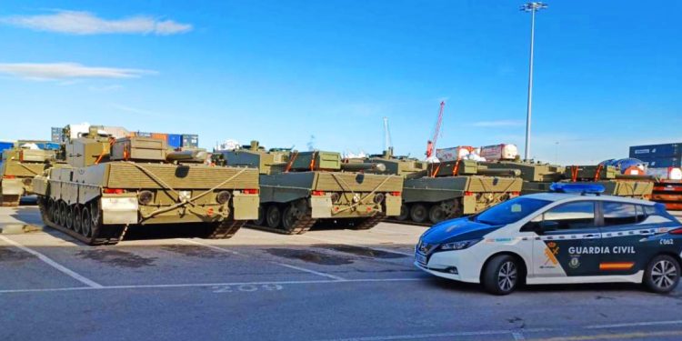 El gobierno (PSOE-Sumar) envía más tanques Leopard al ejército neonazi de Ucrania