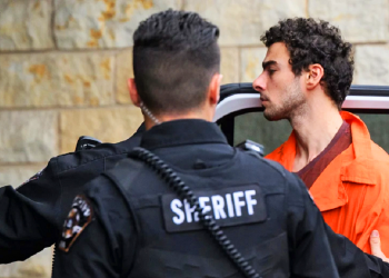 JORGE MAJFUD. Con el de arriba nervioso