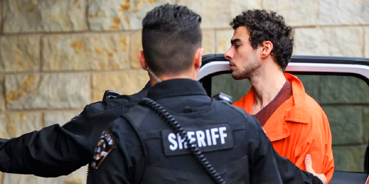 JORGE MAJFUD. Con el de arriba nervioso