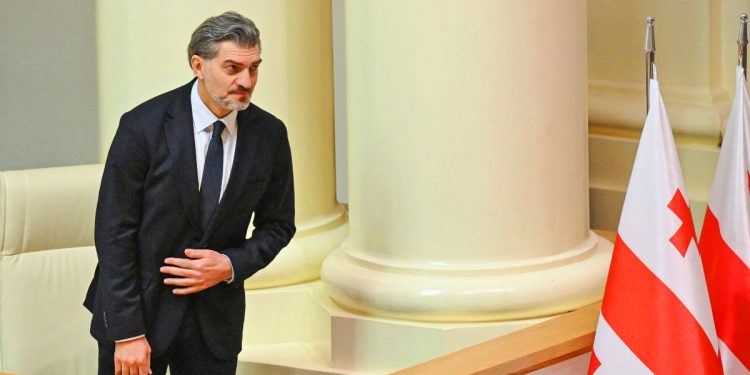 GEORGIA. Zurabishvili dijo que no dejaría el palacio presidencial, pero, investido hoy, Kavelashvili ya es el presidente