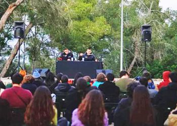 CLIMENT ROIG. No renunciamos. ¡Organizamos la revolución!