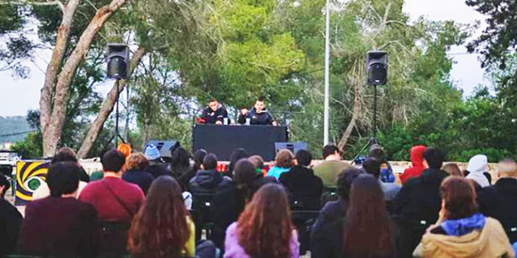 CLIMENT ROIG. No renunciamos. ¡Organizamos la revolución!