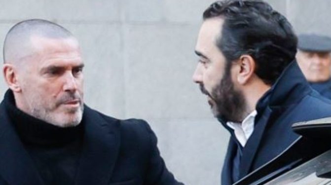 La prensa del régimen esconde que el corrupto Aldama llegó al Supremo acompañado por un neo-nazi