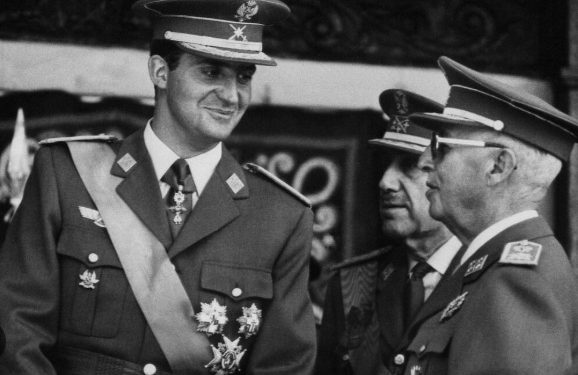 6 de diciembre: El régimen festeja una Constitución que no permite elegir al Jefe de Estado