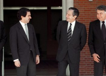 Adolfo Suárez revelando cómo manipuló para encajar la monarquía en la Constitución