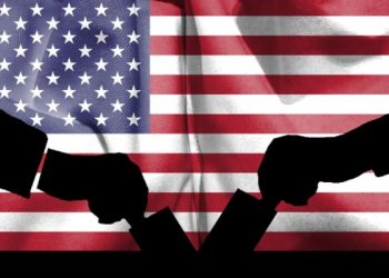 EE.UU. Progres de Kamala/Biden y reaccionarios de Trump aprueban juntos una ley para enseñar anticomunismo en las escuelas