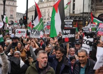 REINO UNIDO. El gobierno laborista y su policía recuerdan a los miles de manifestantes que apoyar con gritos a Hamás o Hezbolá es delito penal