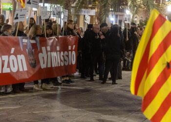 Valencia en las calles contra Mazón mientras el PP aplaude su «altísima honestidad política»