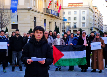 El Gobierno español pretende desahuciar a cinco familias palestinas que viven en Gasteiz y huyeron del genocidio