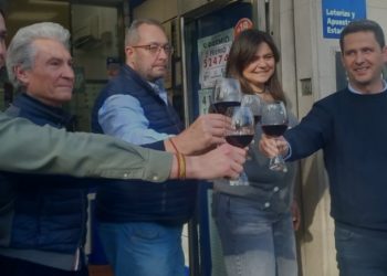 Conozca la razón de tanta pulserita patriótica en la Administración de Lotería que vendió «el Gordo»