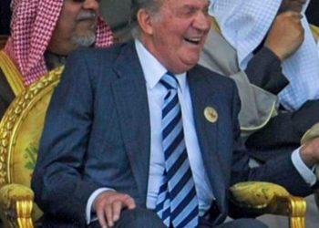 El campechano, amiga, hijas y nietos ya tienen un modesto rincón donde pasar las Fiestas (Pasen y vean)