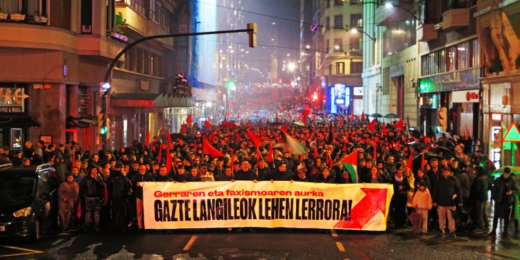 GKS moviliza en Bilbo e Iruñea a miles de personas contra la guerra y el fascismo
