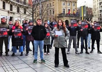 31 jóvenes multados en Iruñea por enfrentarse al fascismo de Vox