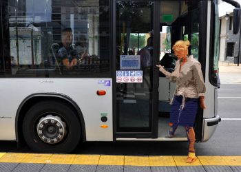 KARLA PISANO. Yo me bajo del ómnibus