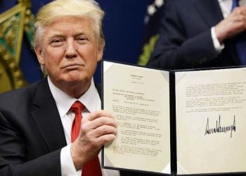 ENRIQUE UBIETA GÓMEZ. Poetas que salvan vidas