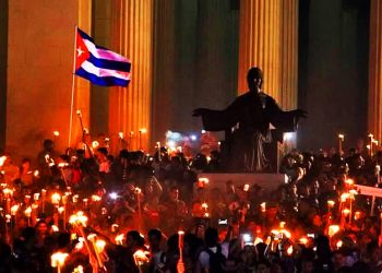 CUBA. Miles de personas recordaron a José Martí en la Marcha de la Antorchas