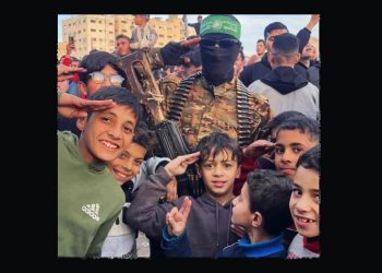 EDITORIAL. Y rezarás un mes de vídeo en continuo, Falsimedia