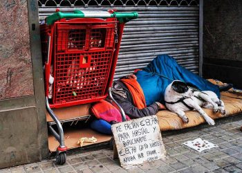Víctimas del capitalismo: 84 personas sin hogar murieron en Barcelona durante el pasado año