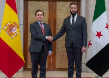 La foto de la infamia: el gobierno español y los terroristas sirios mano a mano