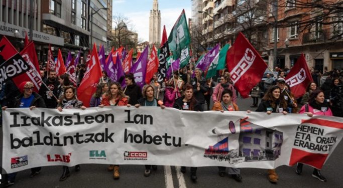 Miles de docentes paralizan la enseñanza en el País Vasco