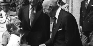 El Borbón y el PP no acudirán a los actos por la muerte de Franco para dejar claro de dónde vienen
