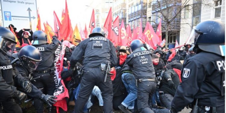 ALEMANIA. Represión a los manifestantes que recordaban a Rosa Luxemburgo y Liebknecht en Berlín
