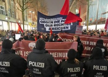 ALEMANIA. Miles de personas se manifestaron en Hamburgo contra el fascismo