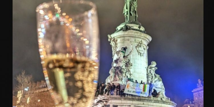 FRANCIA. Miles de antifascistas celebran en París la muerte del Jean Marie Le Pen (Video)