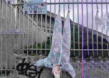 ITALIA. En el mismo sitio que colgaron a Mussolini apareció «Musk» con un mensaje contundente