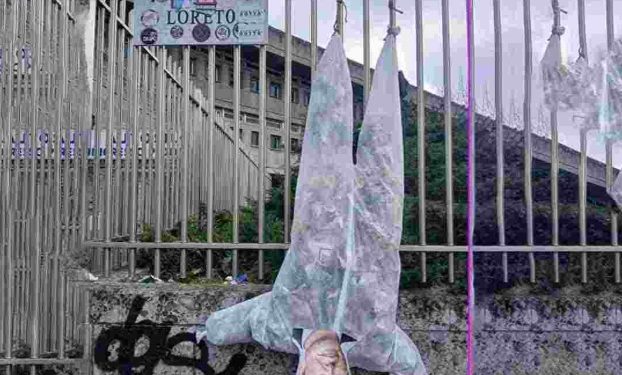 ITALIA. En el mismo sitio que colgaron a Mussolini apareció «Musk» con un mensaje contundente