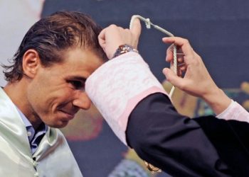 La Universidad de Salamanca toca fondo: otorga al borbonista y tenista Rafael Nadal el «honoris causa»