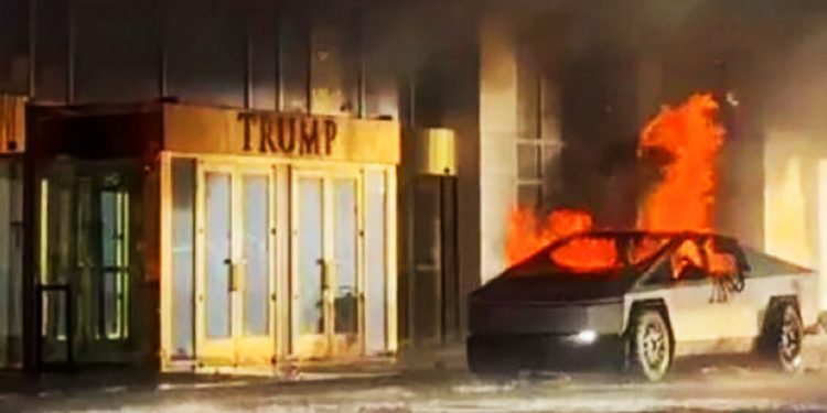 EE.UU. Explosión en la entrada del hotel Trump en Las Vegas causa una persona muerta y siete heridas