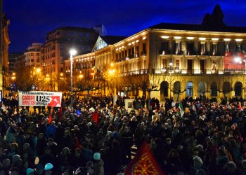 EH Bildu, PSN-PSOE y Geroa Bai hacen caso omiso al clamor popular y reiteran su No al derribo del Monumento a los Caídos
