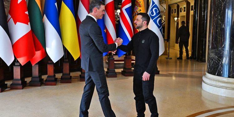 Sánchez anuncia nuevo paquete de asistencia militar para Ucrania en 2025: 1.000 millones de euros