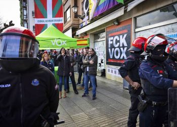 La provocación de Vox en Errenteria ha sido respondida; la Ertzaintza ha vuelto a proteger a los fascistas