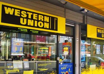 EE.UU. suspende las remesas hacia Cuba para causar más problemas a su población