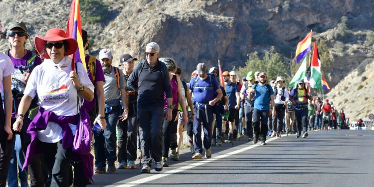 La IX Marcha de la Desbandá llegó a Almería pese a las mil dificultades puestas por las aurtoridades
