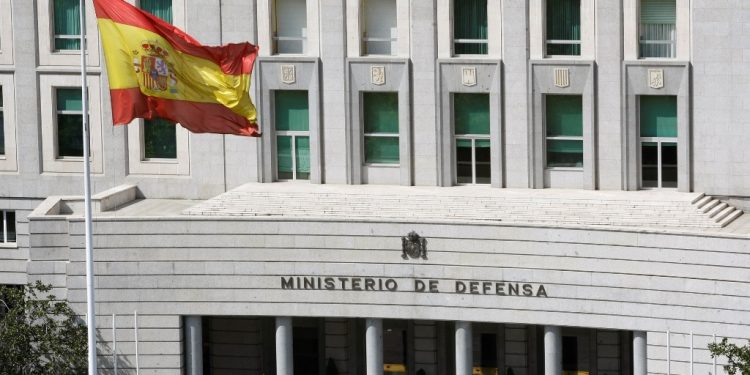 El Ministerio de Defensa busca entre estudiantes carne de cañón para morir por la OTAN y EE.UU.