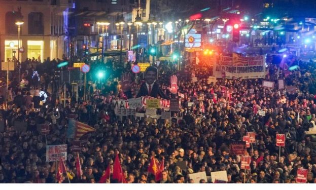 Cuarta gran manifestación pidiendo la dimisión de Mazón en Valencia